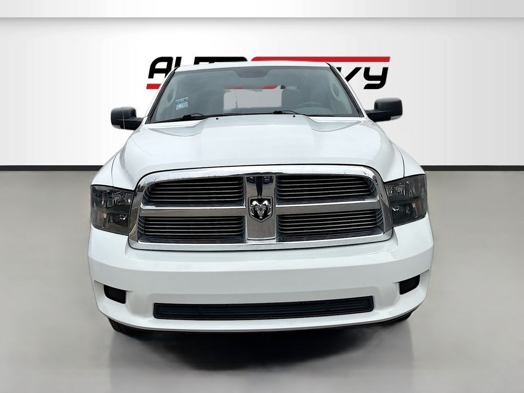 ram ram 1500 classic 2020 1C6RR6TT5LS136209 image ram ram 1500 classic 2020 1C6RR6TT5LS136209 image